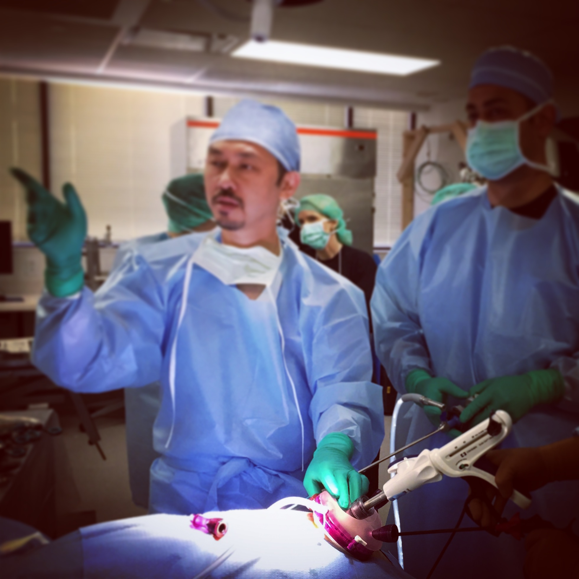 Dr. Duc Vuong performing surgery